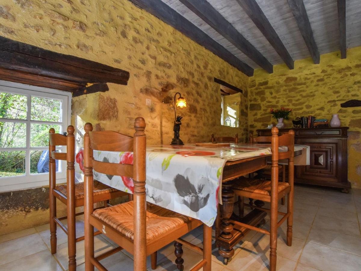 Cosy Holiday Home In Lantheuil With Garden Villefranche-du-Perigord Экстерьер фото
