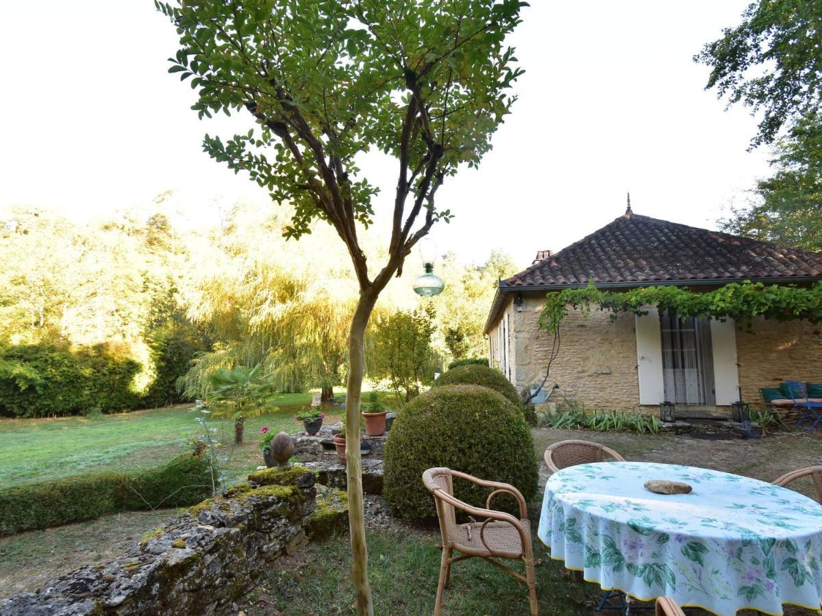 Cosy Holiday Home In Lantheuil With Garden Villefranche-du-Perigord Экстерьер фото